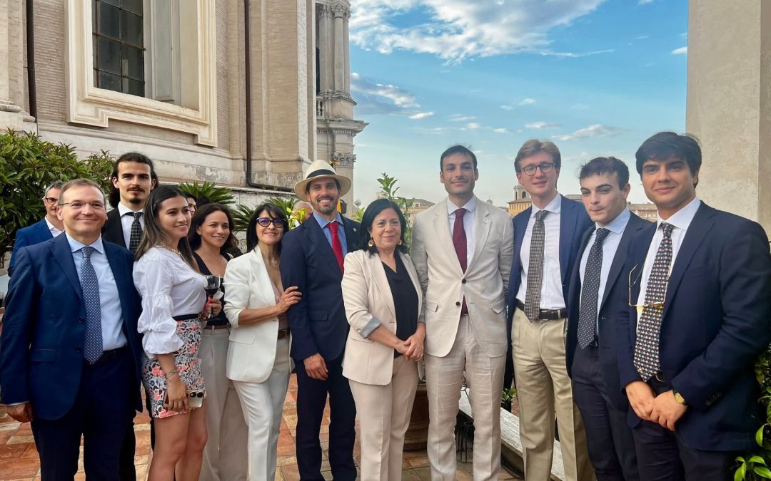 La presentazione di ALS MCL Roma guidata da Rina Silva, a Piazza Navona, insieme al presidente nazionale Paolo Ragusa